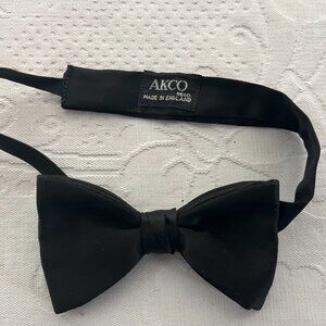 AKCO ENGLAND LUXURY BOW TIE Black Pre-tied Adjustable CHRISTMAS WEDDING FORMAL